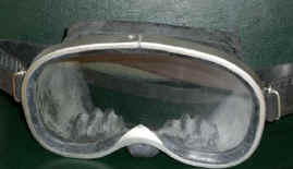 Tauchmaske mit Eingriff