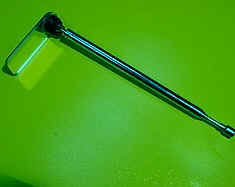 Beobachtungsspiegel zum Inspizieren des Flascheninneren