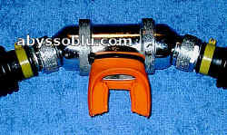 originales Mundst�ck aus Metall mit Schraubringen, wohl zur wahlweisen Nutzung mit einer VGM, Danke an abyssoblu.com!