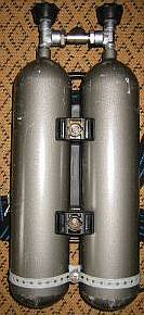 Schon an die R�ckenplatte geschraubt