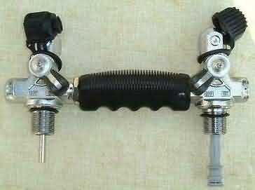 Rohrbr�cke an 2 Kugelh�hnen mit Modularanschl�ssen